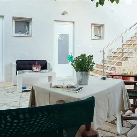 Dimitra Apartment
